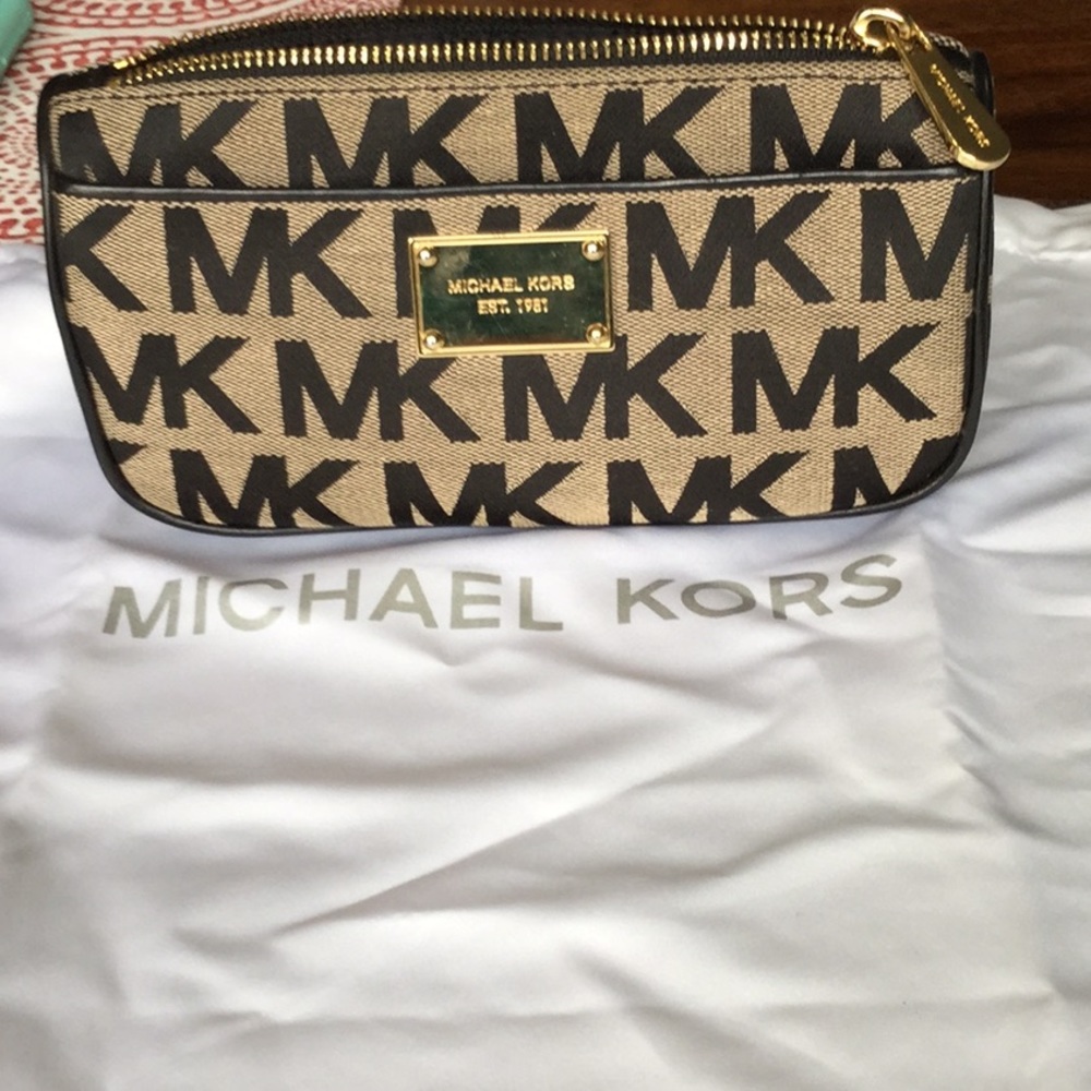 NWOT Michael kors make up bag